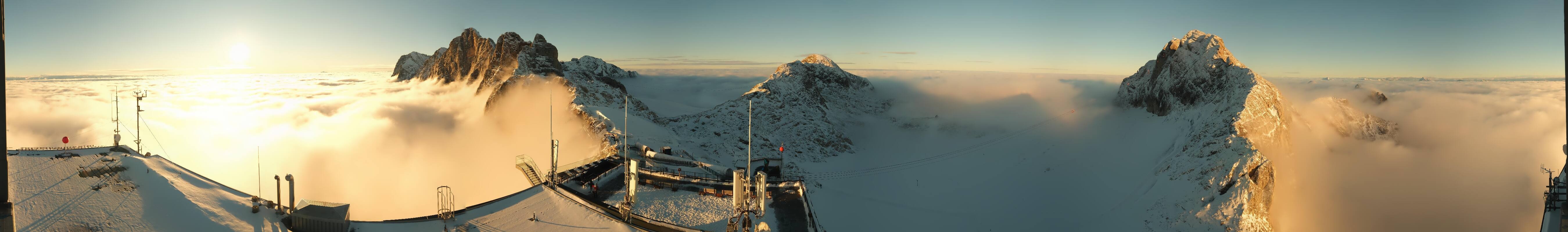 Archiv Foto Webcam Dachstein Gletscher: Panoramablick von der Bergstation