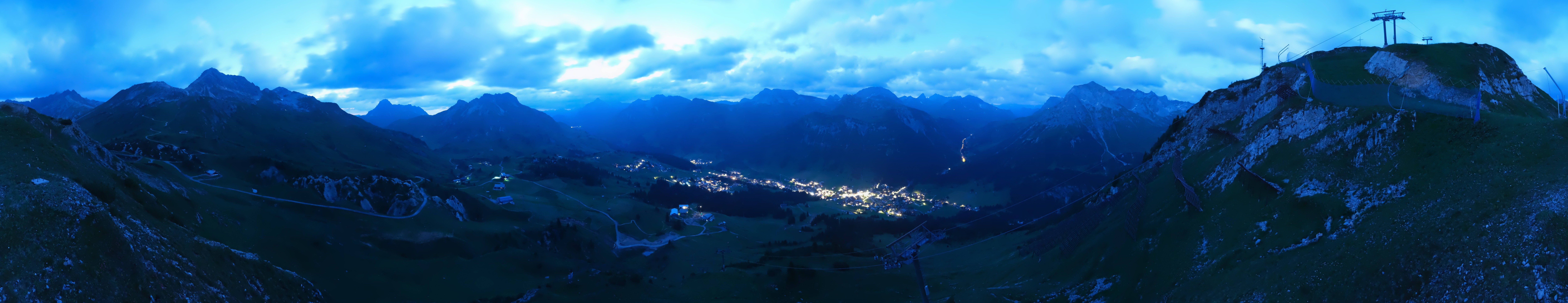 Archiv Foto Webcam Lech-Zürs: Kriegerhorn Panoramablick
