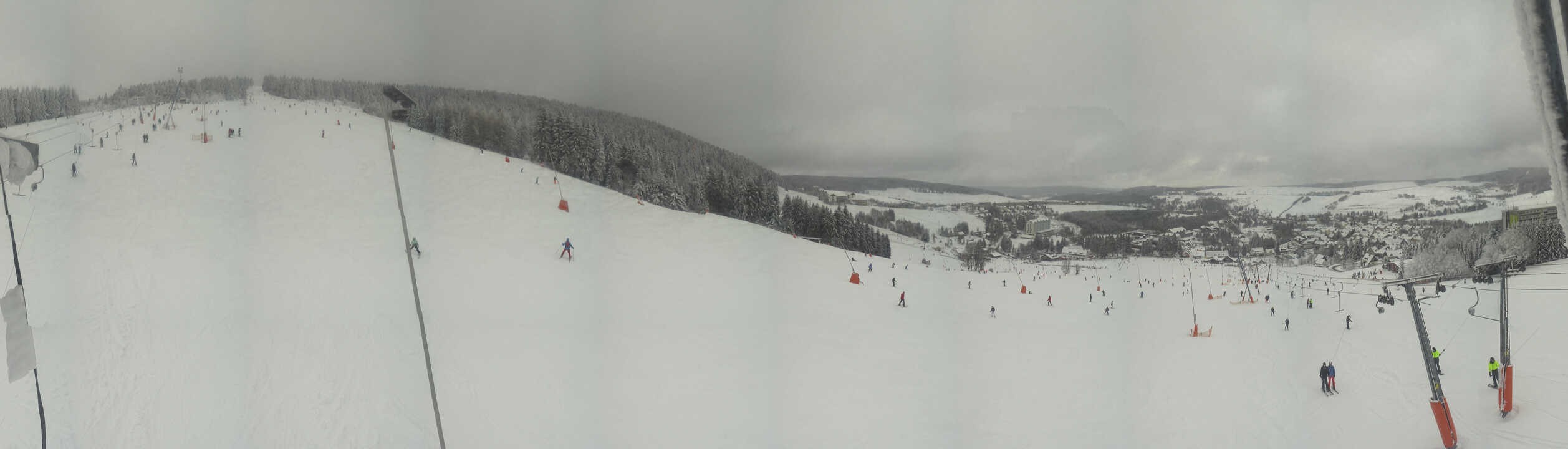 Archiv Foto Webcam Oberwiesenthal - Blick auf Skihang und Ort