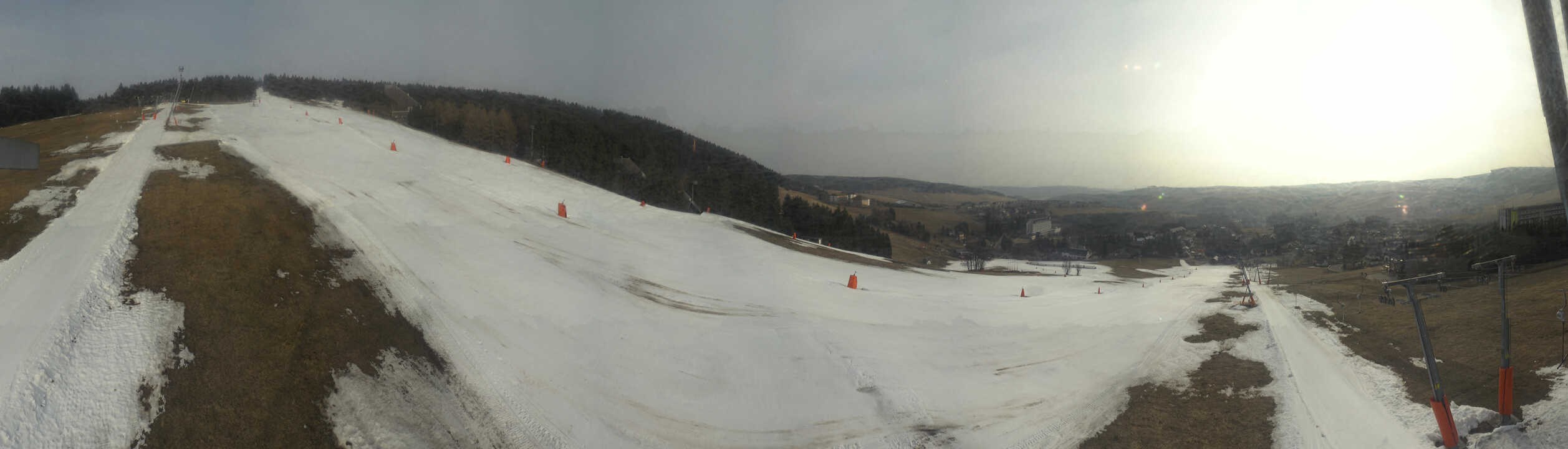 Archiv Foto Webcam Oberwiesenthal - Blick auf Skihang und Ort