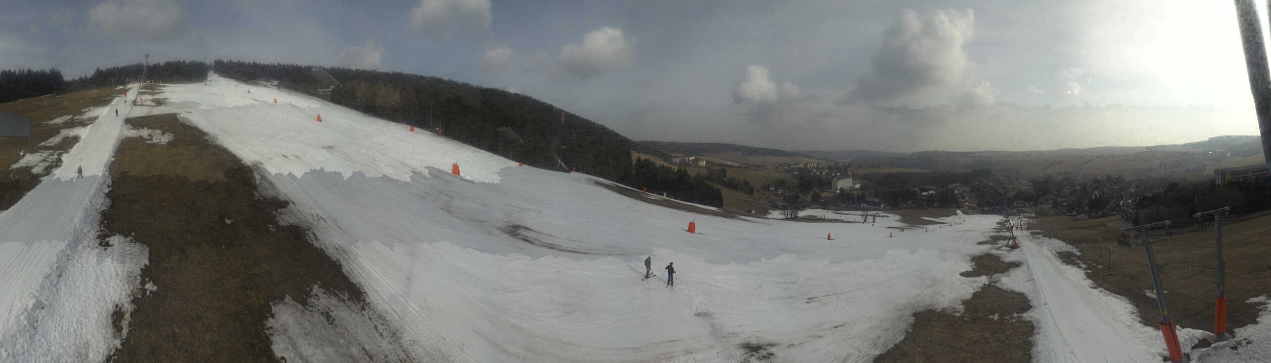 Archiv Foto Webcam Oberwiesenthal - Blick auf Skihang und Ort