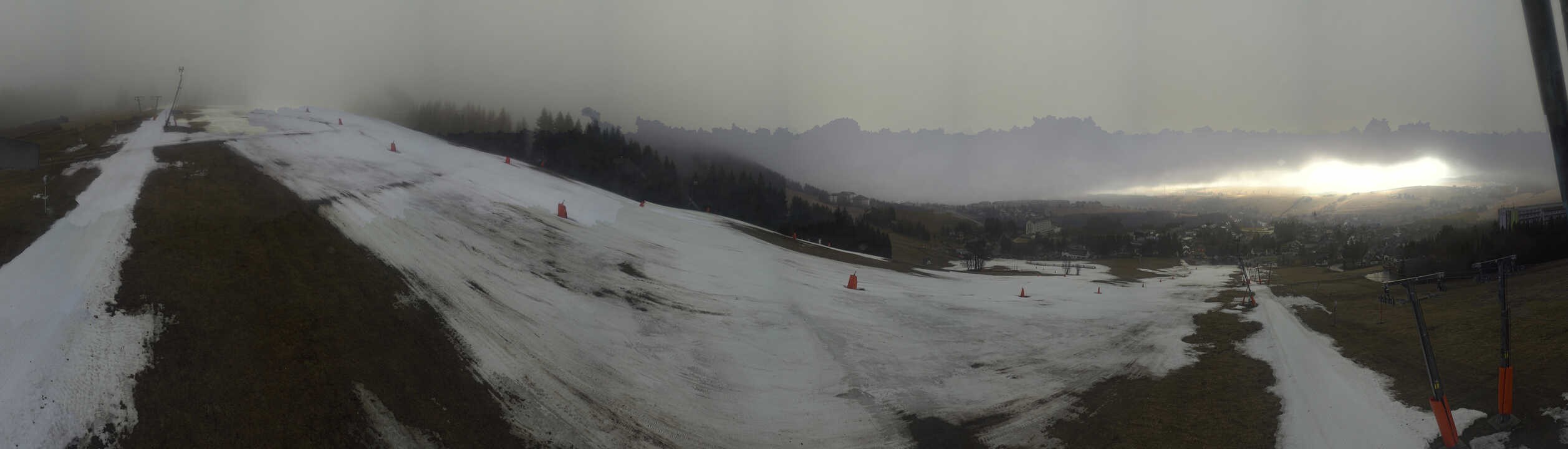 Archiv Foto Webcam Oberwiesenthal - Blick auf Skihang und Ort