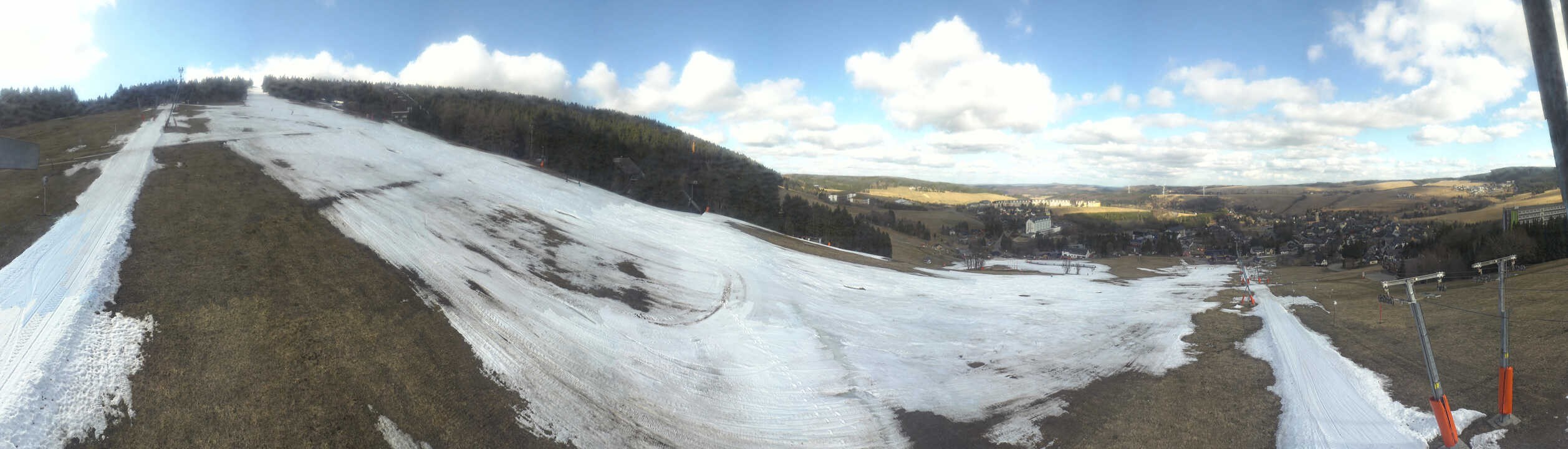 Archiv Foto Webcam Oberwiesenthal - Blick auf Skihang und Ort