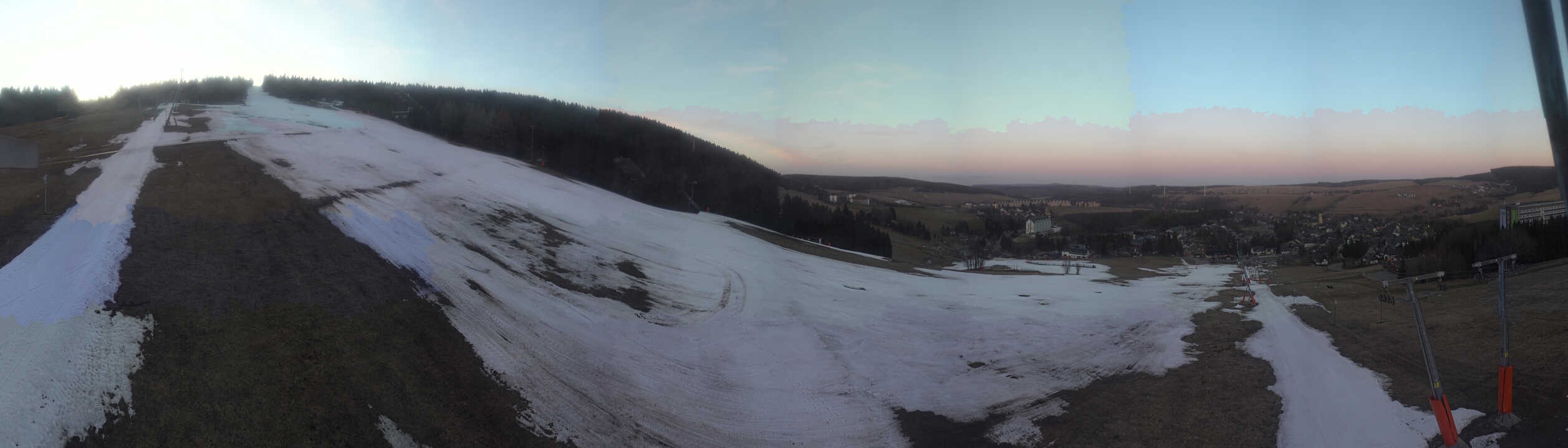Archiv Foto Webcam Oberwiesenthal - Blick auf Skihang und Ort