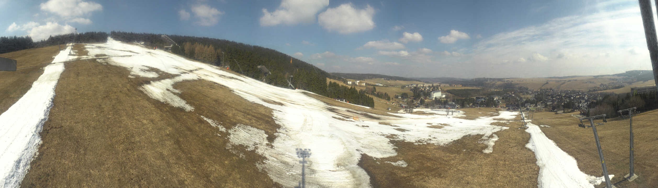 Archiv Foto Webcam Oberwiesenthal - Blick auf Skihang und Ort