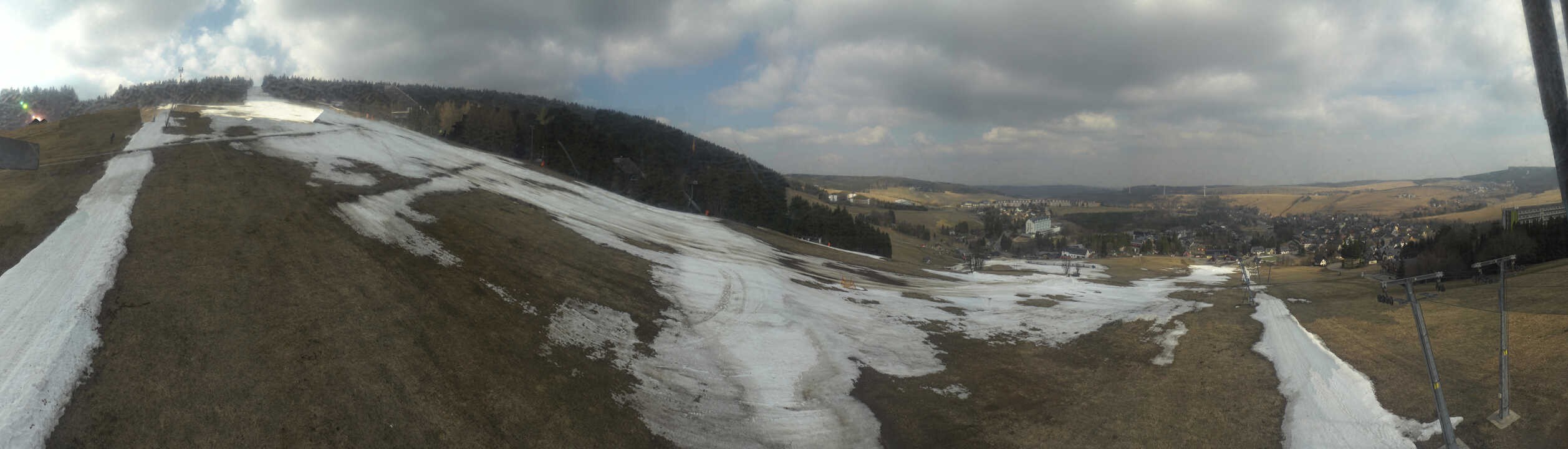 Archiv Foto Webcam Oberwiesenthal - Blick auf Skihang und Ort