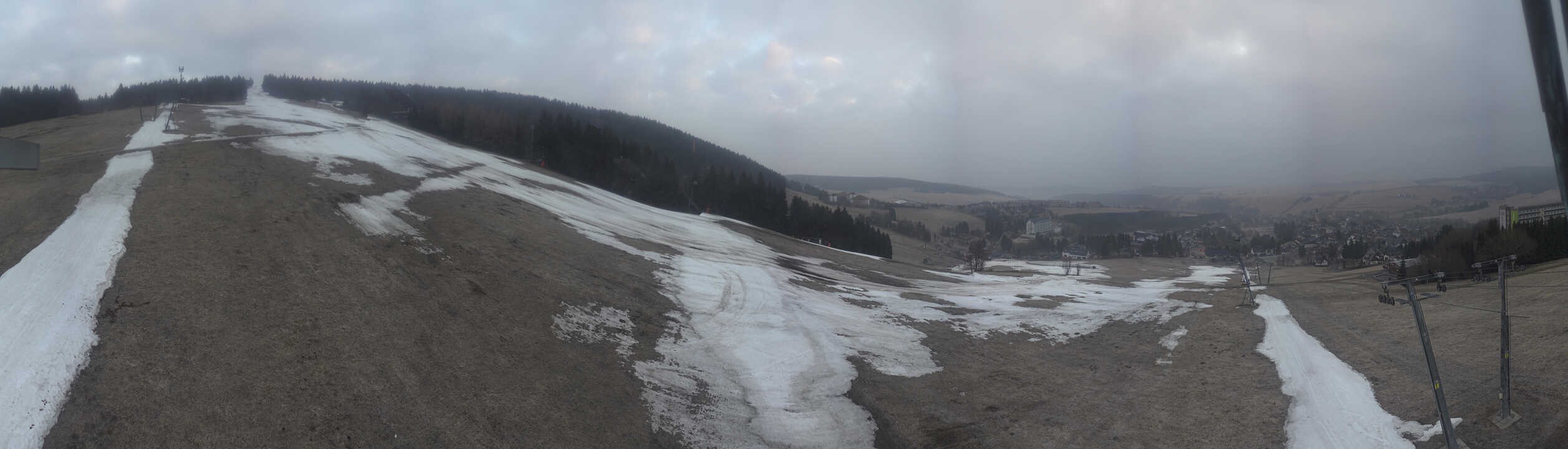 Archiv Foto Webcam Oberwiesenthal - Blick auf Skihang und Ort