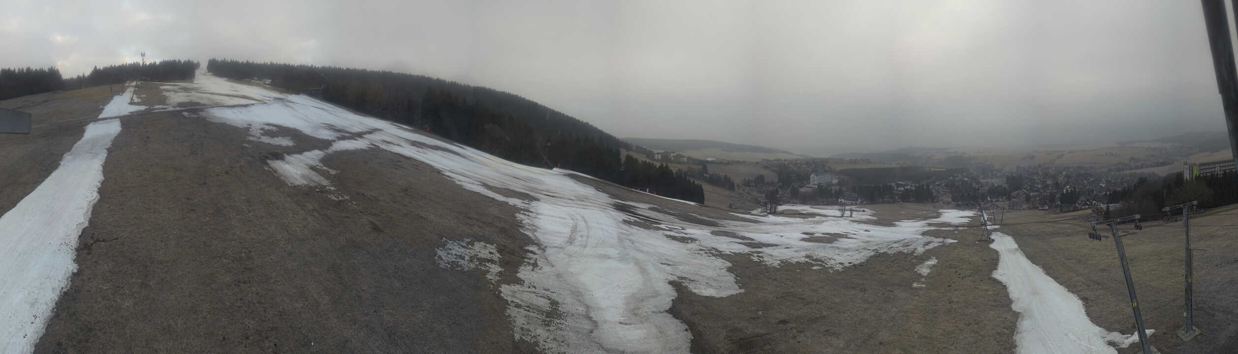 Archiv Foto Webcam Oberwiesenthal - Blick auf Skihang und Ort