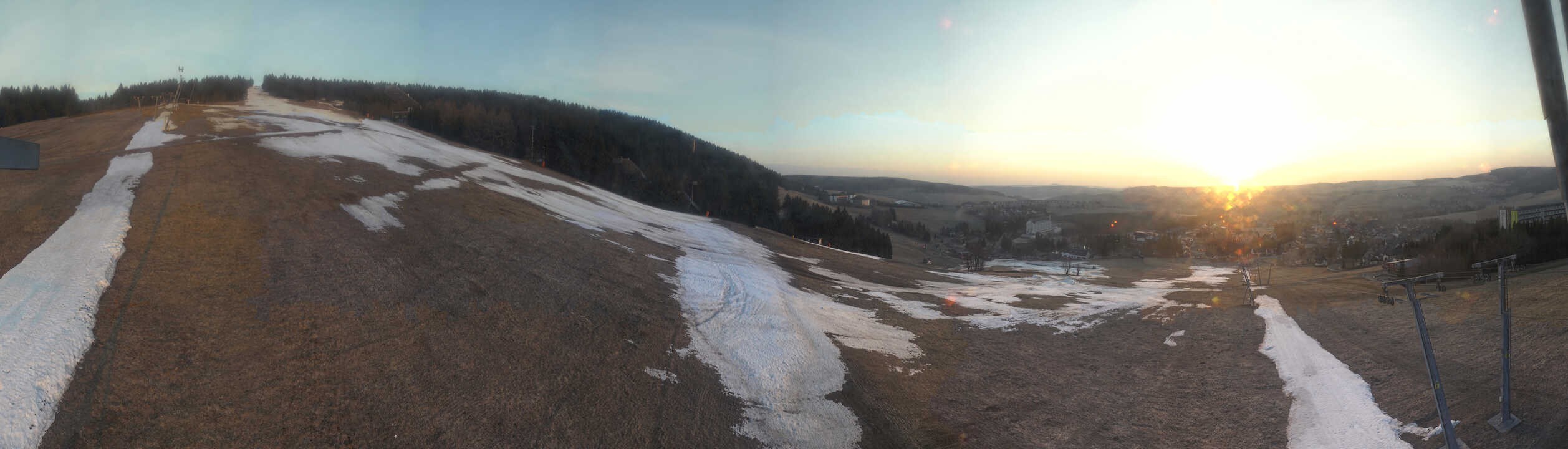 Archiv Foto Webcam Oberwiesenthal - Blick auf Skihang und Ort