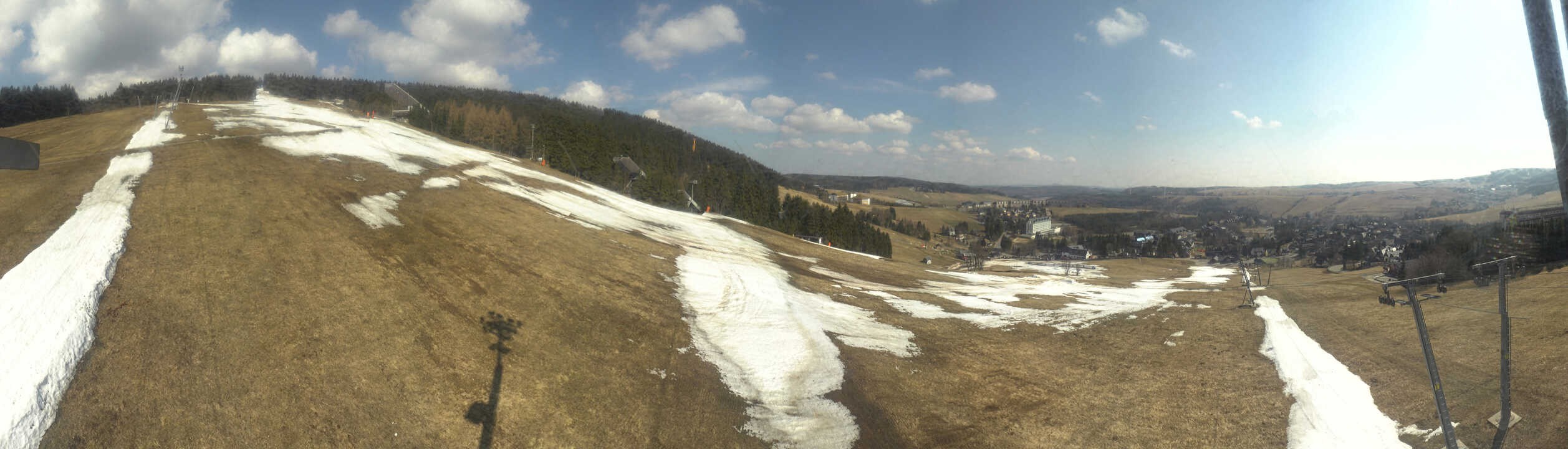 Archiv Foto Webcam Oberwiesenthal - Blick auf Skihang und Ort