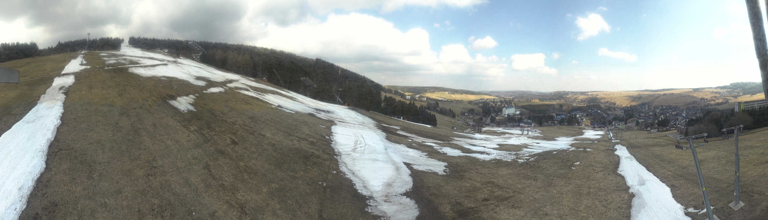 Archiv Foto Webcam Oberwiesenthal - Blick auf Skihang und Ort