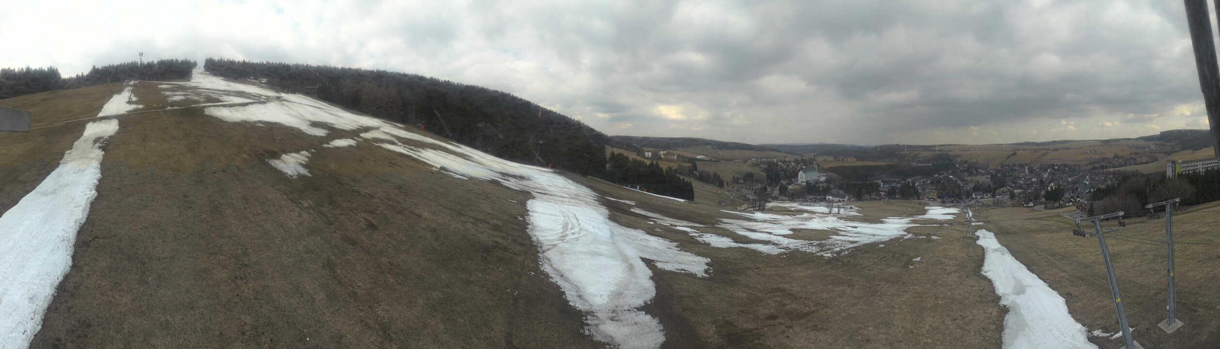 Archiv Foto Webcam Oberwiesenthal - Blick auf Skihang und Ort
