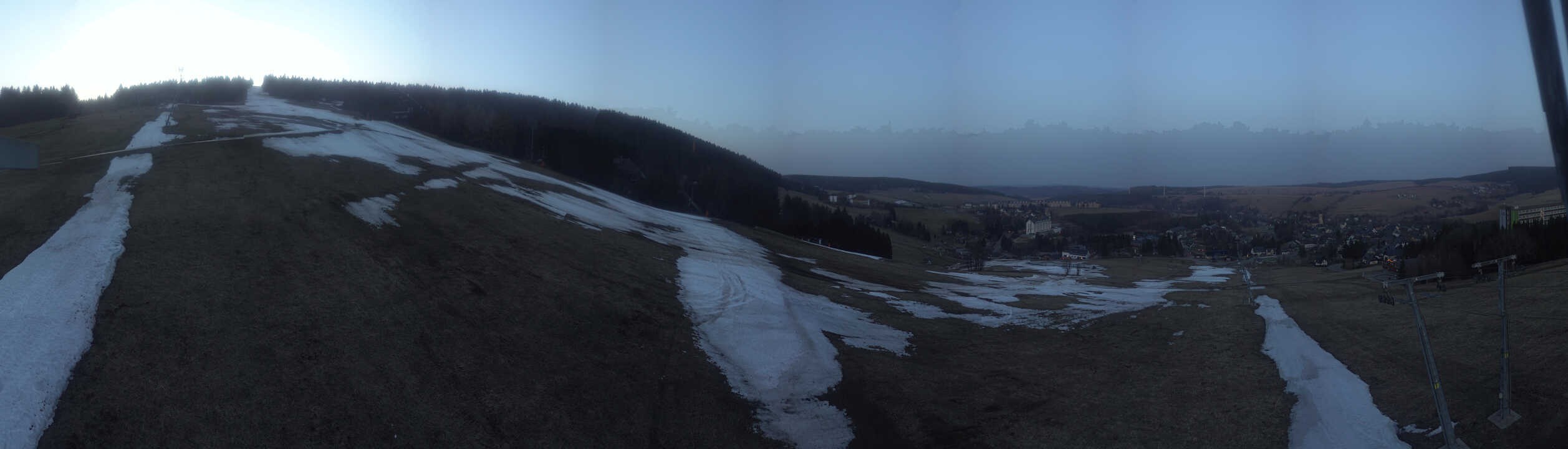 Archiv Foto Webcam Oberwiesenthal - Blick auf Skihang und Ort