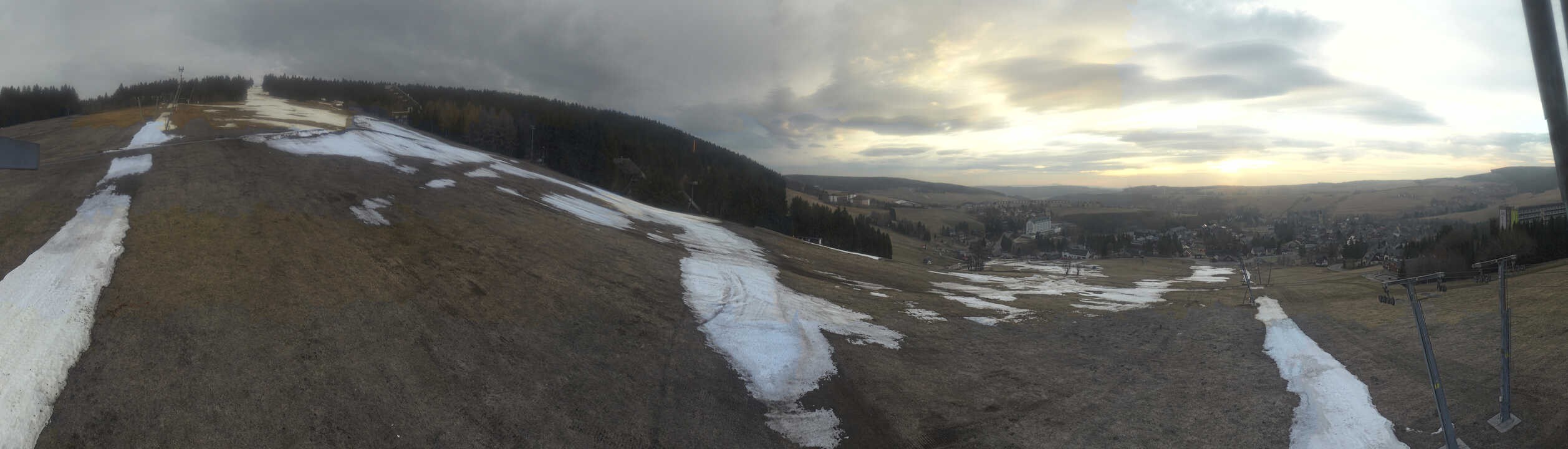 Archiv Foto Webcam Oberwiesenthal - Blick auf Skihang und Ort