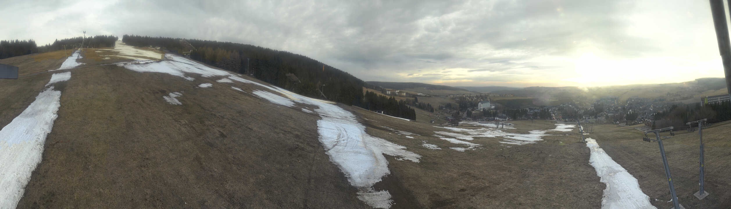 Archiv Foto Webcam Oberwiesenthal - Blick auf Skihang und Ort
