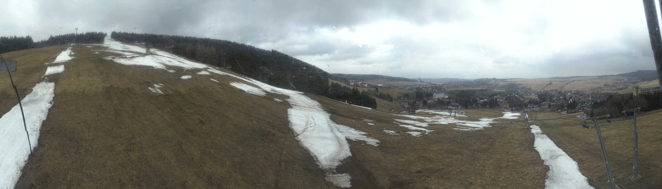 Archiv Foto Webcam Oberwiesenthal - Blick auf Skihang und Ort