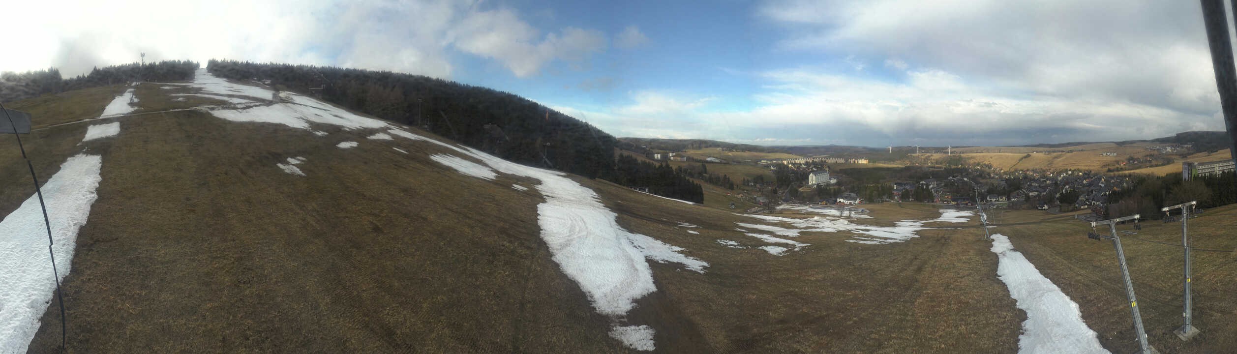 Archiv Foto Webcam Oberwiesenthal - Blick auf Skihang und Ort