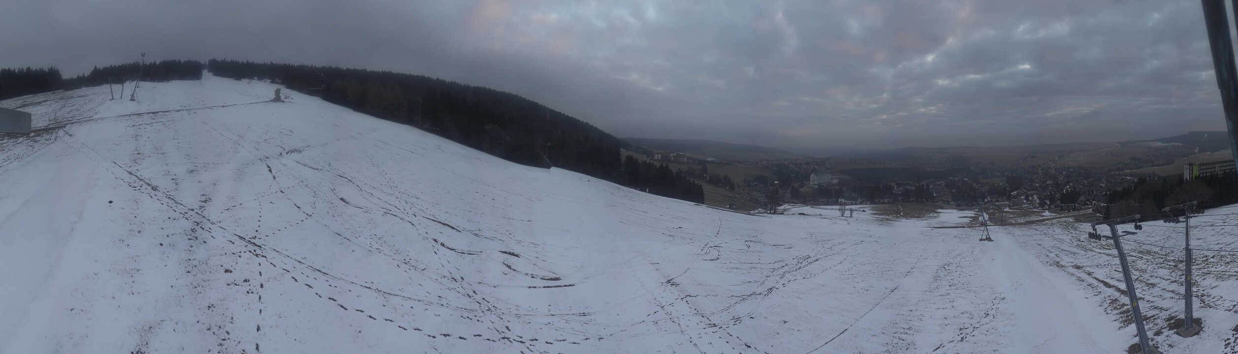 Archiv Foto Webcam Oberwiesenthal - Blick auf Skihang und Ort