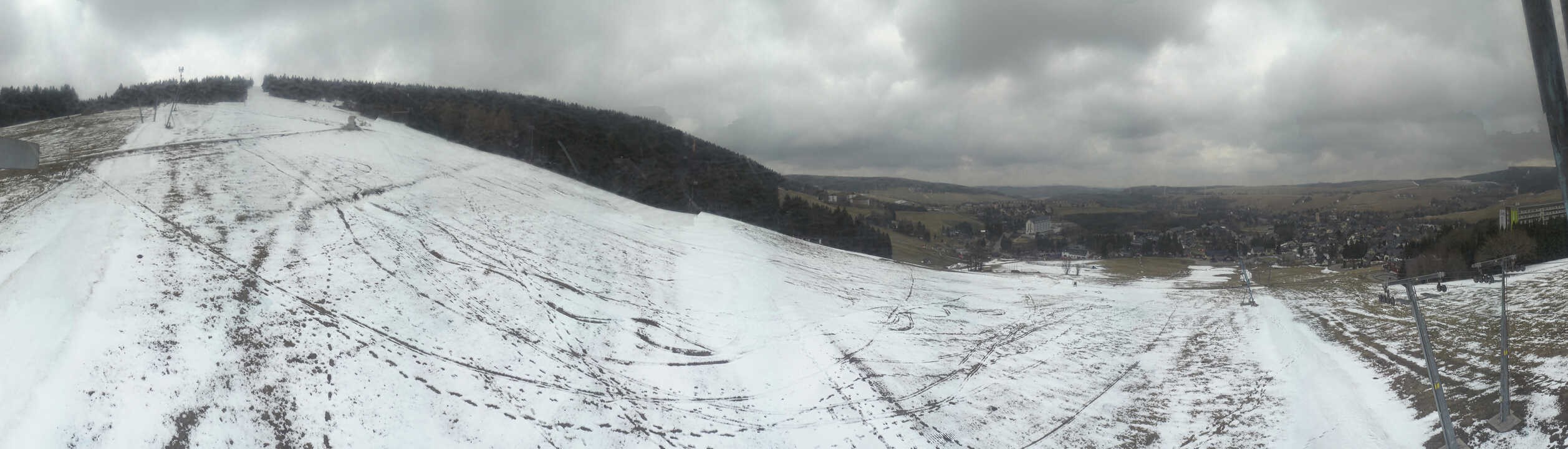 Archiv Foto Webcam Oberwiesenthal - Blick auf Skihang und Ort