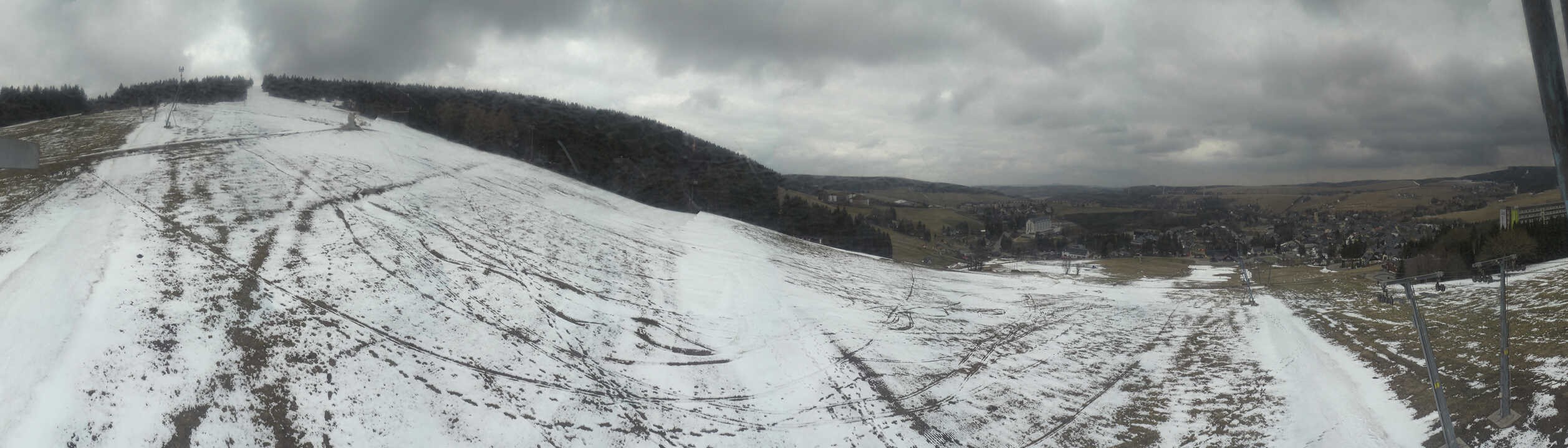 Archiv Foto Webcam Oberwiesenthal - Blick auf Skihang und Ort