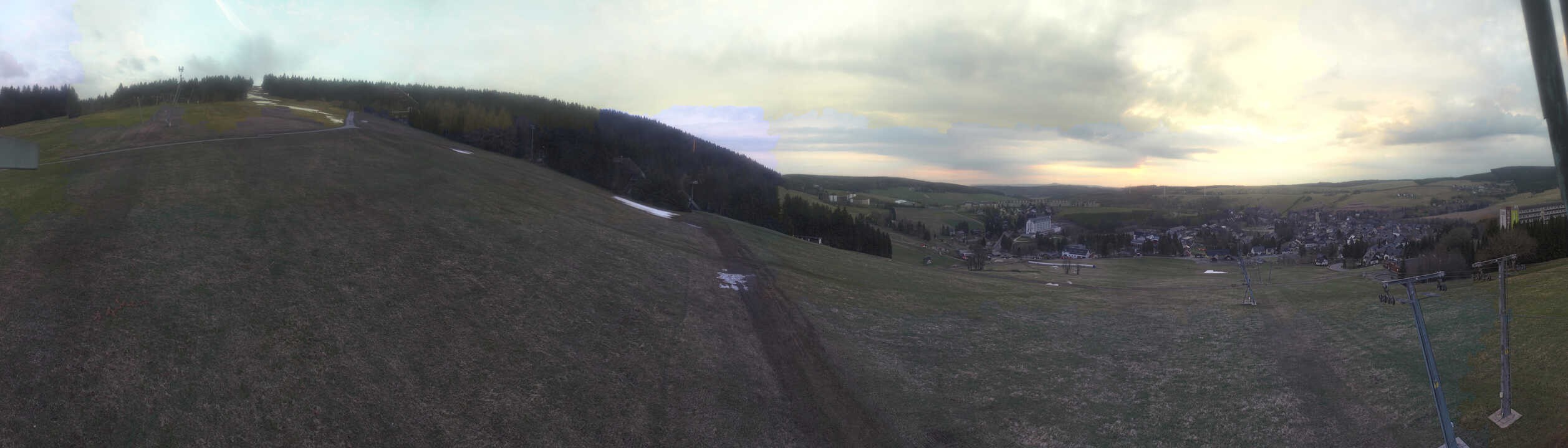 Archiv Foto Webcam Oberwiesenthal - Blick auf Skihang und Ort
