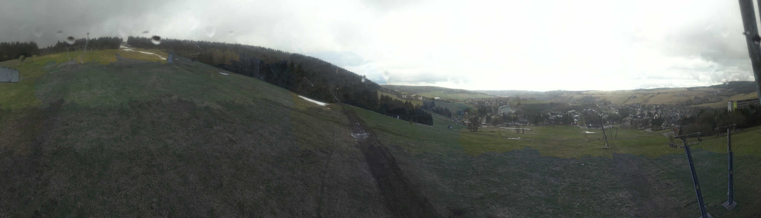 Archiv Foto Webcam Oberwiesenthal - Blick auf Skihang und Ort