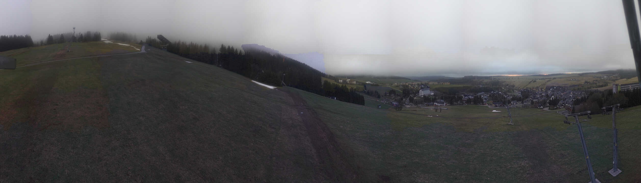 Archiv Foto Webcam Oberwiesenthal - Blick auf Skihang und Ort