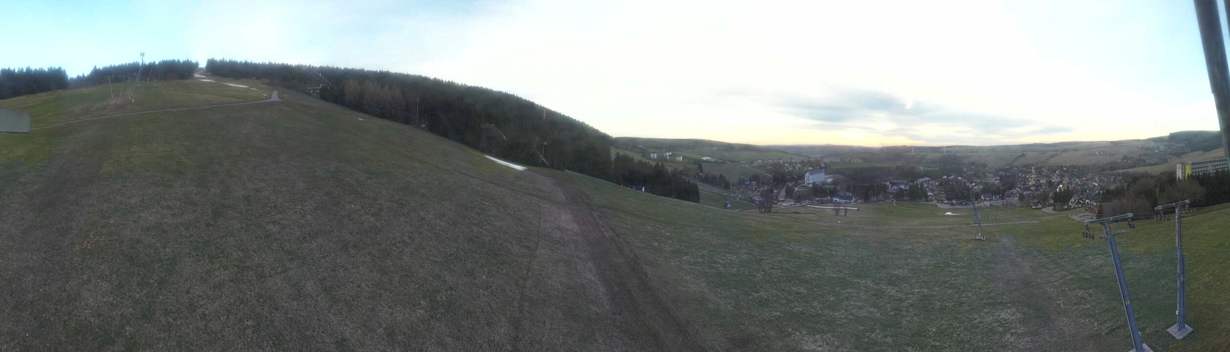 Archiv Foto Webcam Oberwiesenthal - Blick auf Skihang und Ort