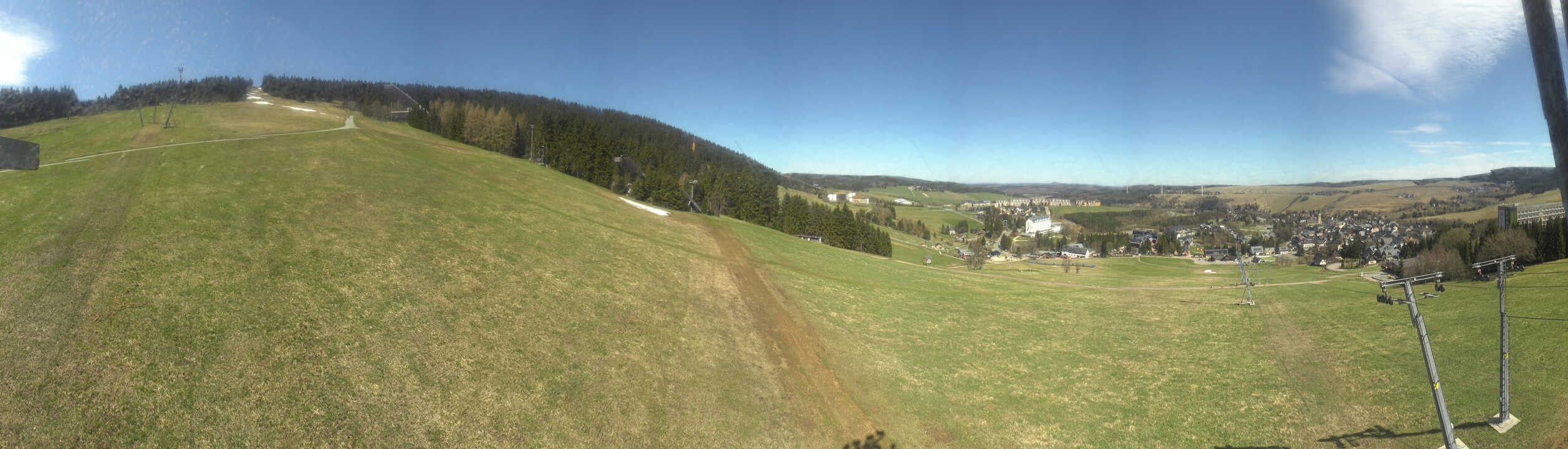 Archiv Foto Webcam Oberwiesenthal - Blick auf Skihang und Ort