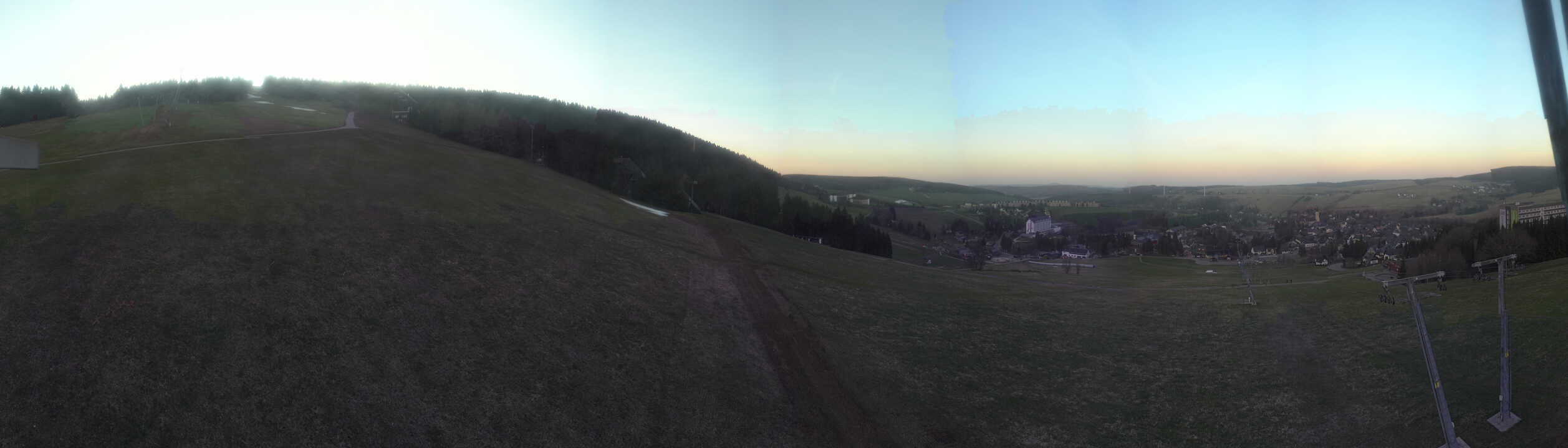 Archiv Foto Webcam Oberwiesenthal - Blick auf Skihang und Ort