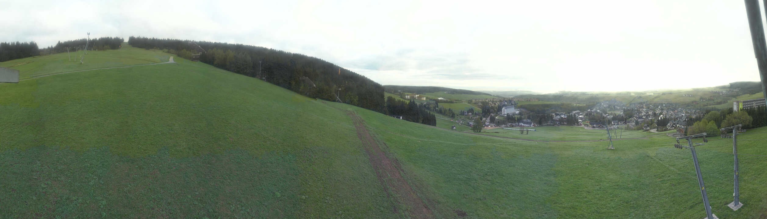 Archiv Foto Webcam Oberwiesenthal - Blick auf Skihang und Ort
