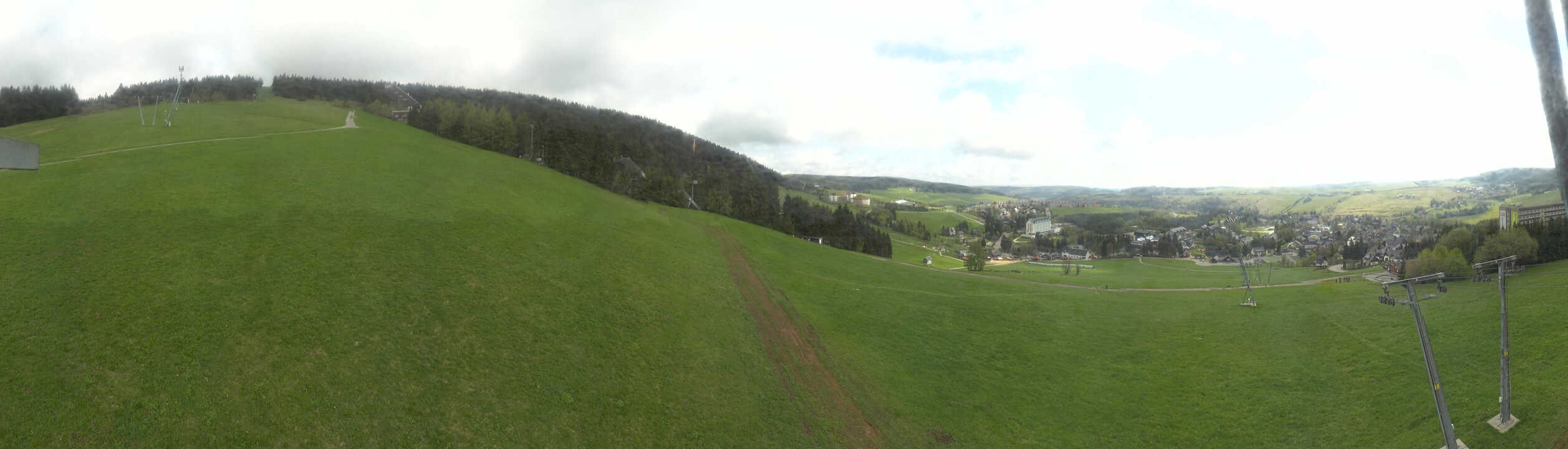 Archiv Foto Webcam Oberwiesenthal - Blick auf Skihang und Ort