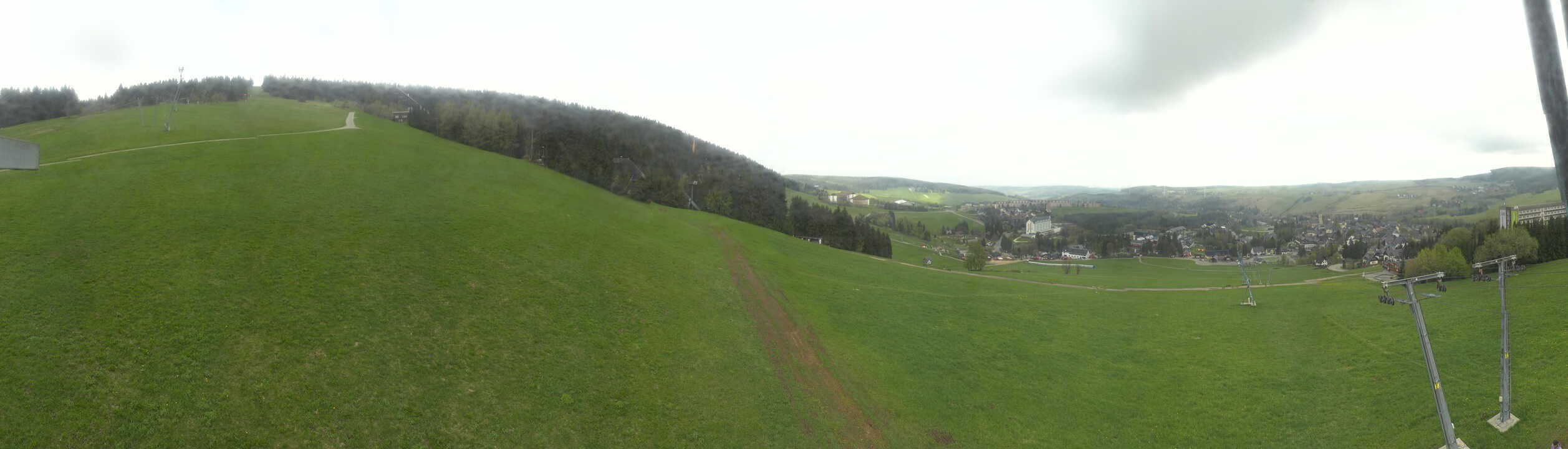 Archiv Foto Webcam Oberwiesenthal - Blick auf Skihang und Ort