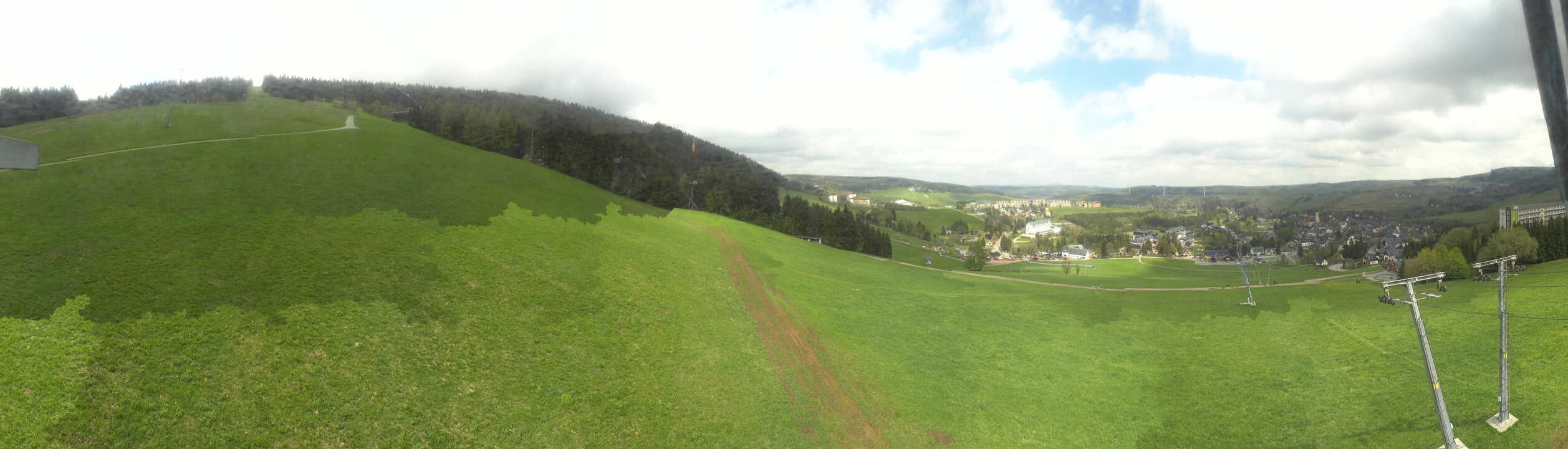 Archiv Foto Webcam Oberwiesenthal - Blick auf Skihang und Ort