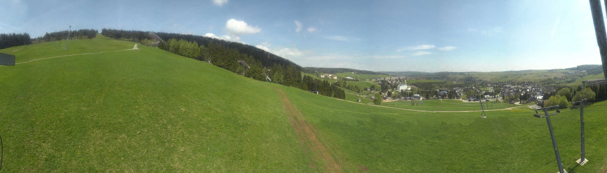 Archiv Foto Webcam Oberwiesenthal - Blick auf Skihang und Ort