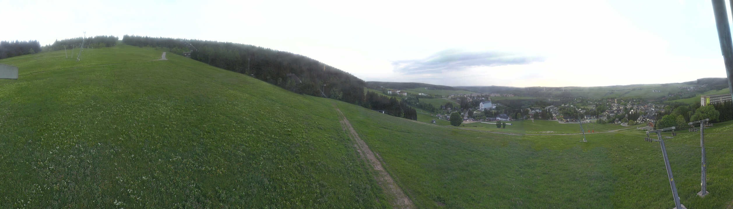 Archiv Foto Webcam Oberwiesenthal - Blick auf Skihang und Ort