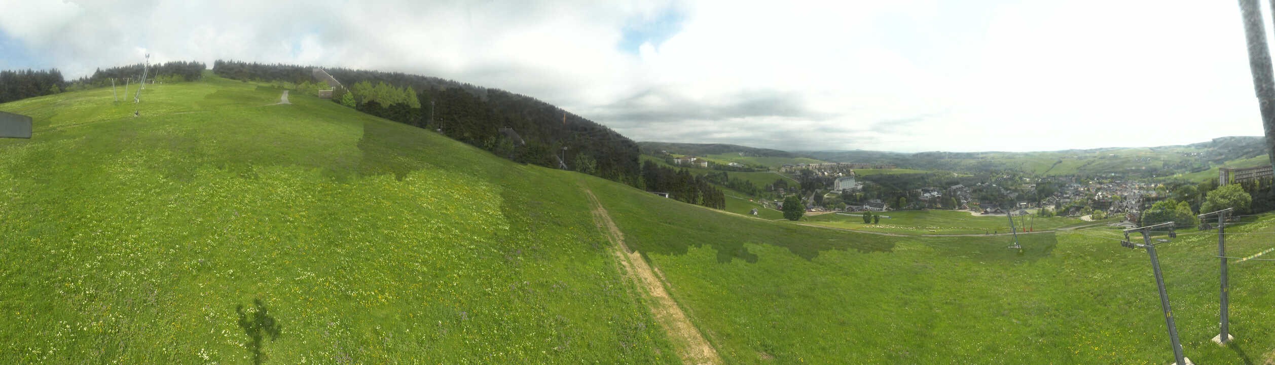 Archiv Foto Webcam Oberwiesenthal - Blick auf Skihang und Ort