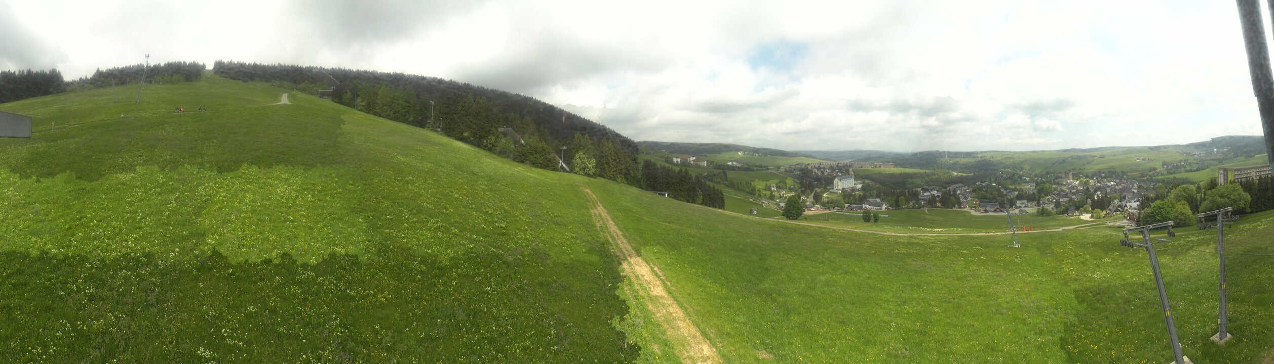 Archiv Foto Webcam Oberwiesenthal - Blick auf Skihang und Ort