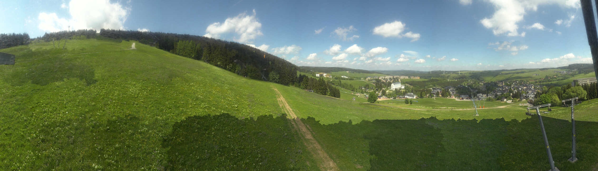 Archiv Foto Webcam Oberwiesenthal - Blick auf Skihang und Ort