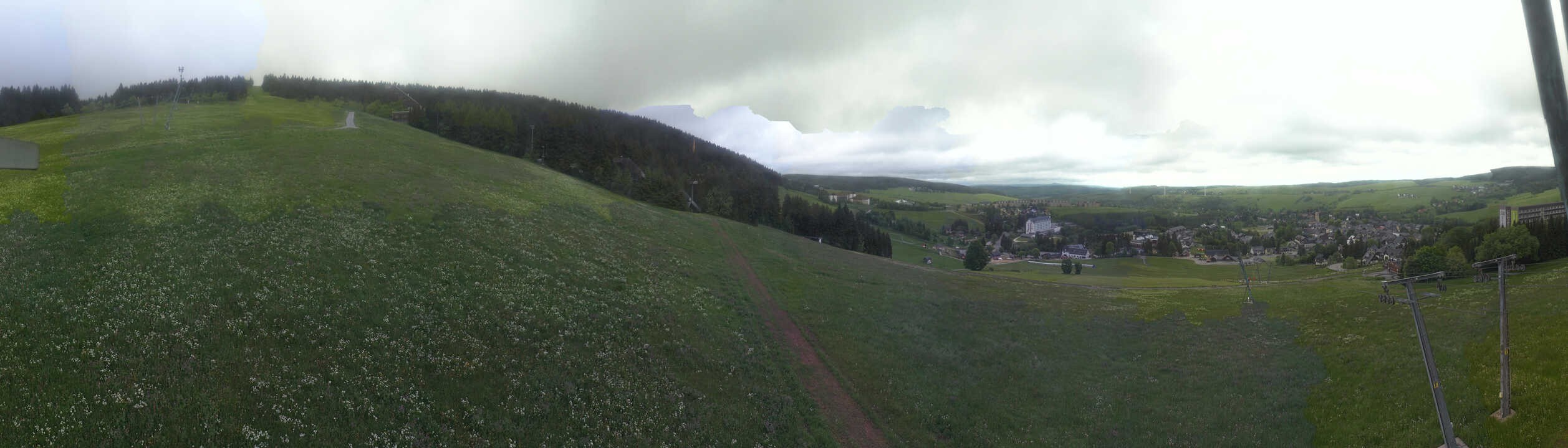 Archiv Foto Webcam Oberwiesenthal - Blick auf Skihang und Ort