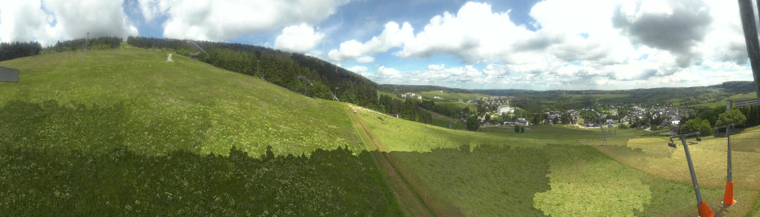 Archiv Foto Webcam Oberwiesenthal - Blick auf Skihang und Ort