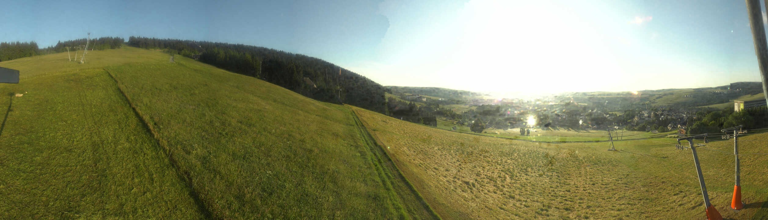 Archiv Foto Webcam Oberwiesenthal - Blick auf Skihang und Ort