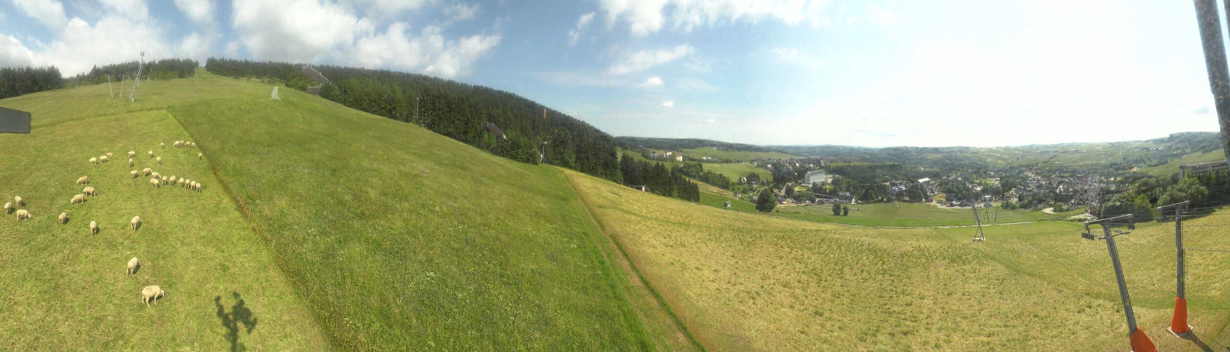 Archiv Foto Webcam Oberwiesenthal - Blick auf Skihang und Ort