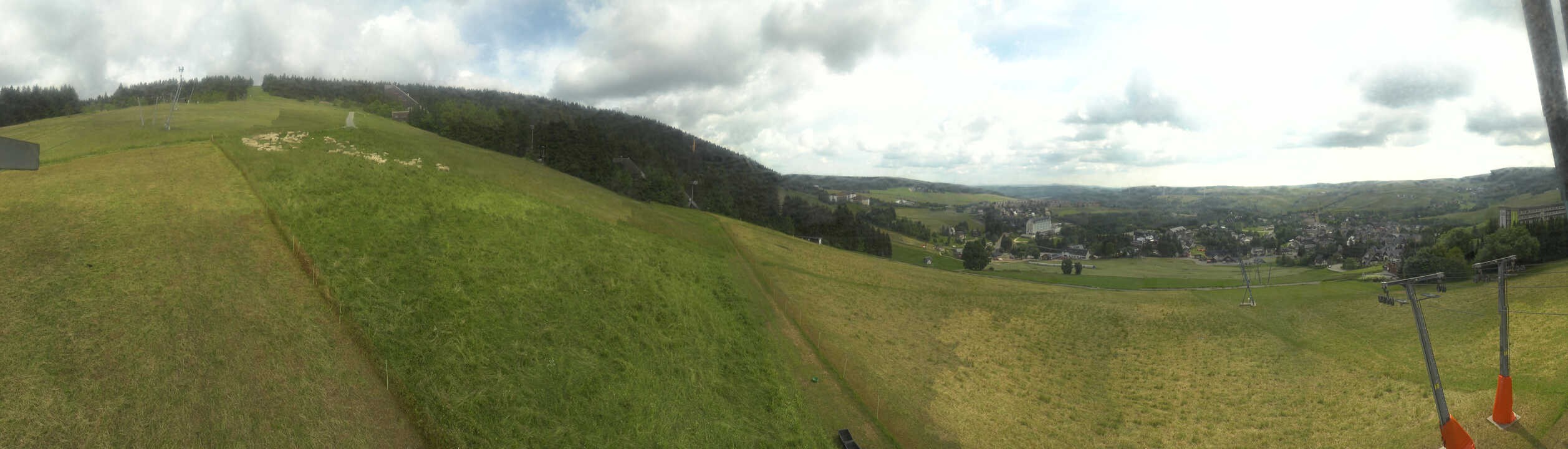 Archiv Foto Webcam Oberwiesenthal - Blick auf Skihang und Ort