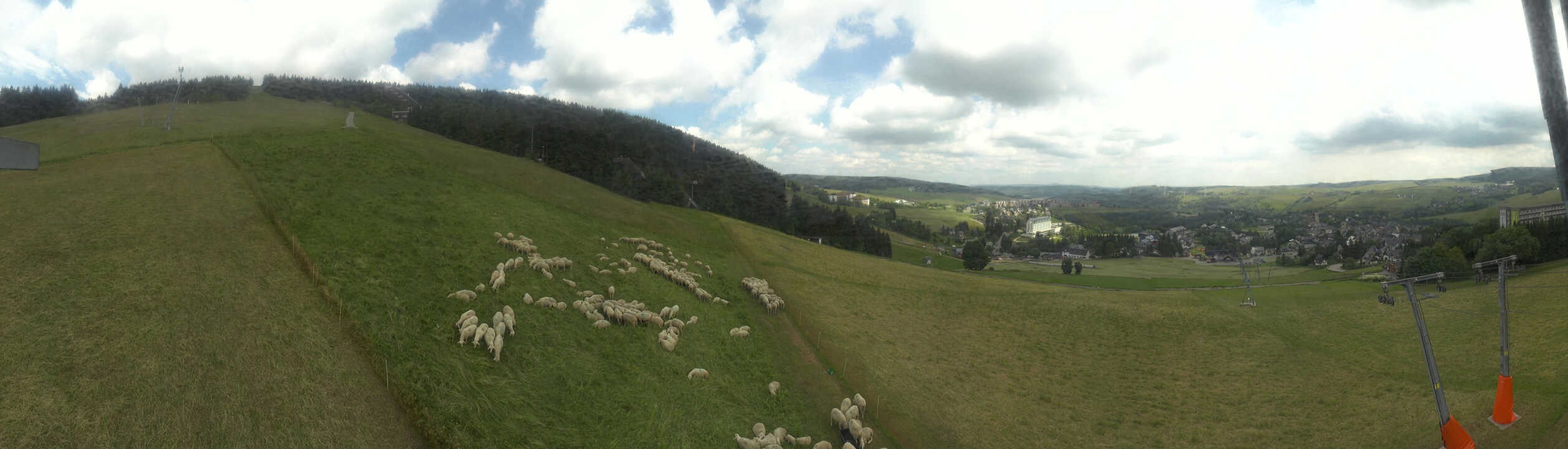 Archiv Foto Webcam Oberwiesenthal - Blick auf Skihang und Ort
