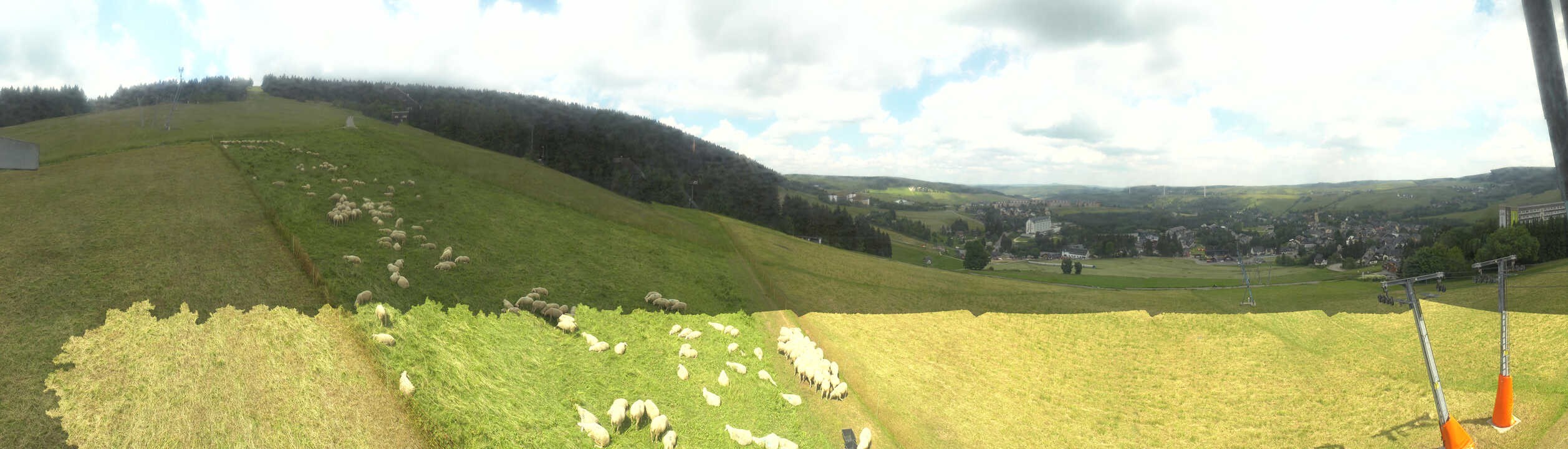Archiv Foto Webcam Oberwiesenthal - Blick auf Skihang und Ort