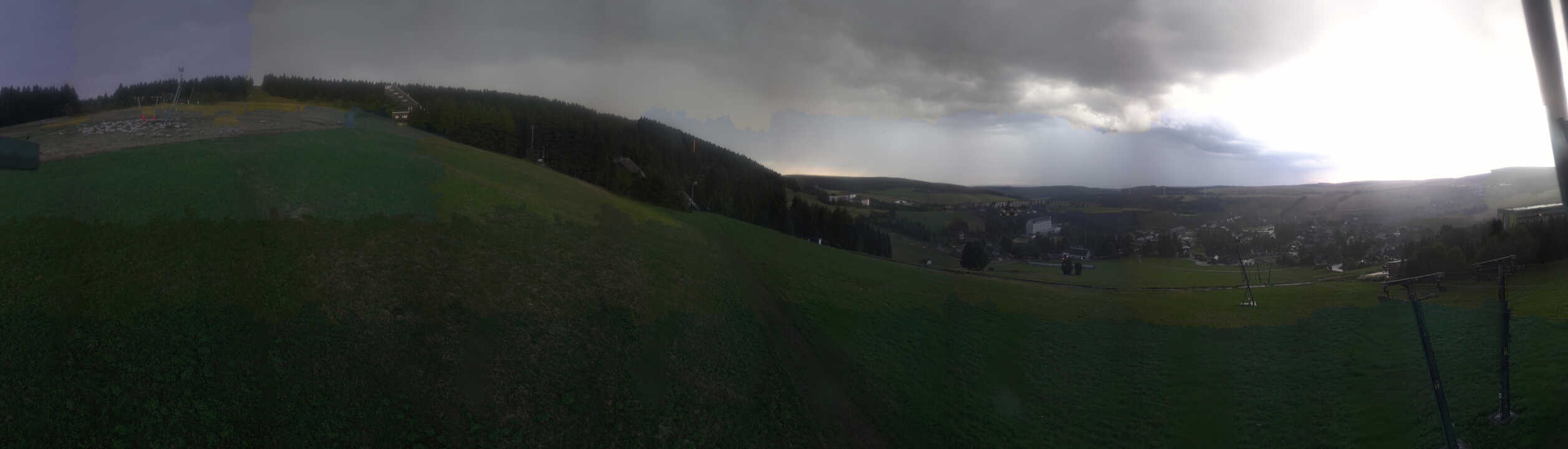 Archiv Foto Webcam Oberwiesenthal - Blick auf Skihang und Ort