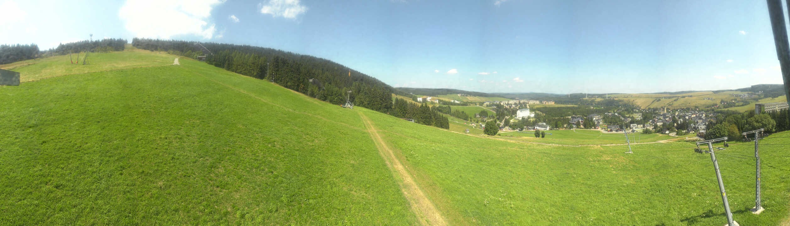Archiv Foto Webcam Oberwiesenthal - Blick auf Skihang und Ort