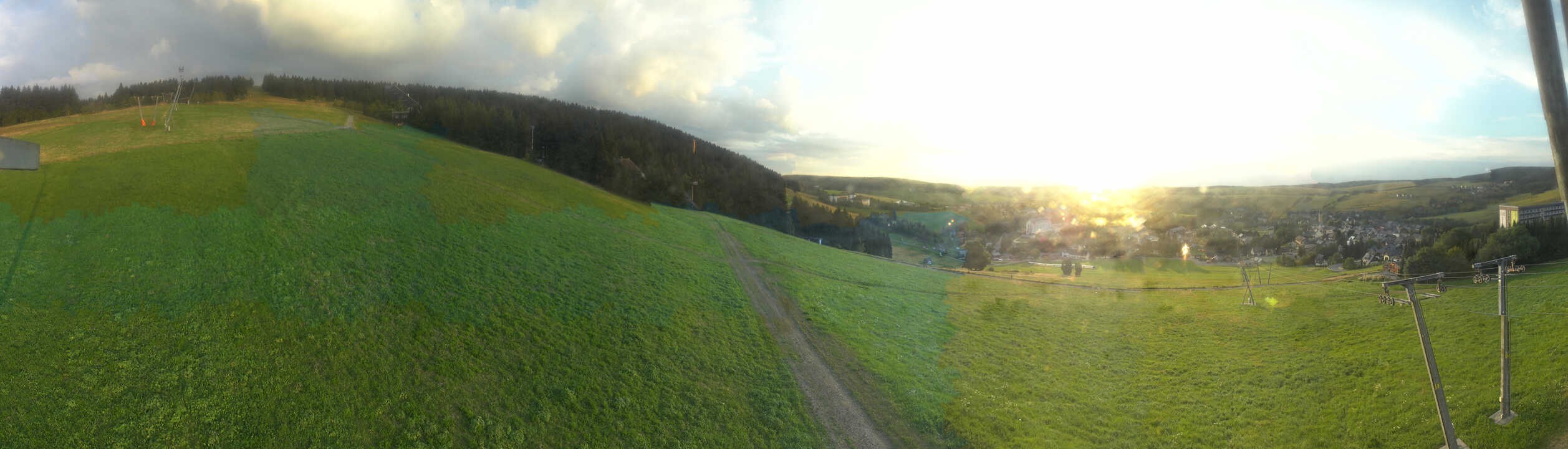 Archiv Foto Webcam Oberwiesenthal - Blick auf Skihang und Ort