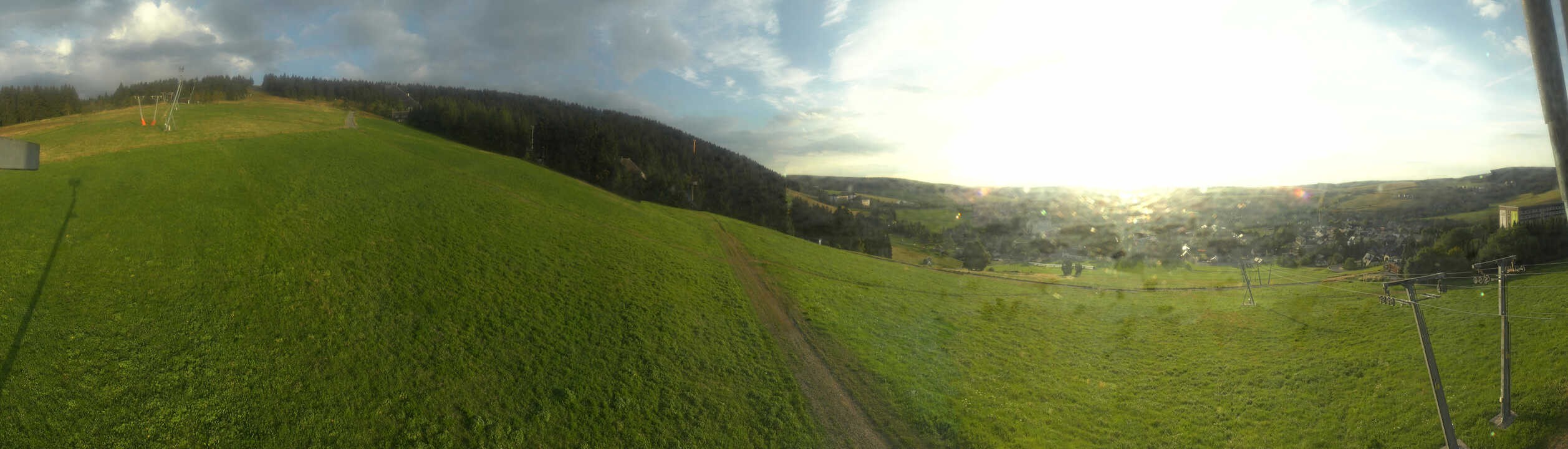 Archiv Foto Webcam Oberwiesenthal - Blick auf Skihang und Ort